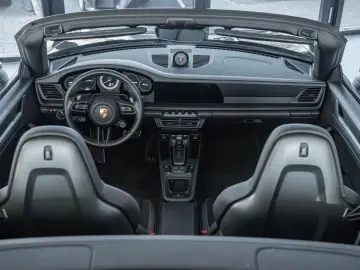 PORSCHE 992.1 GTS Cabriolet   2. Hand   Approved 01 27