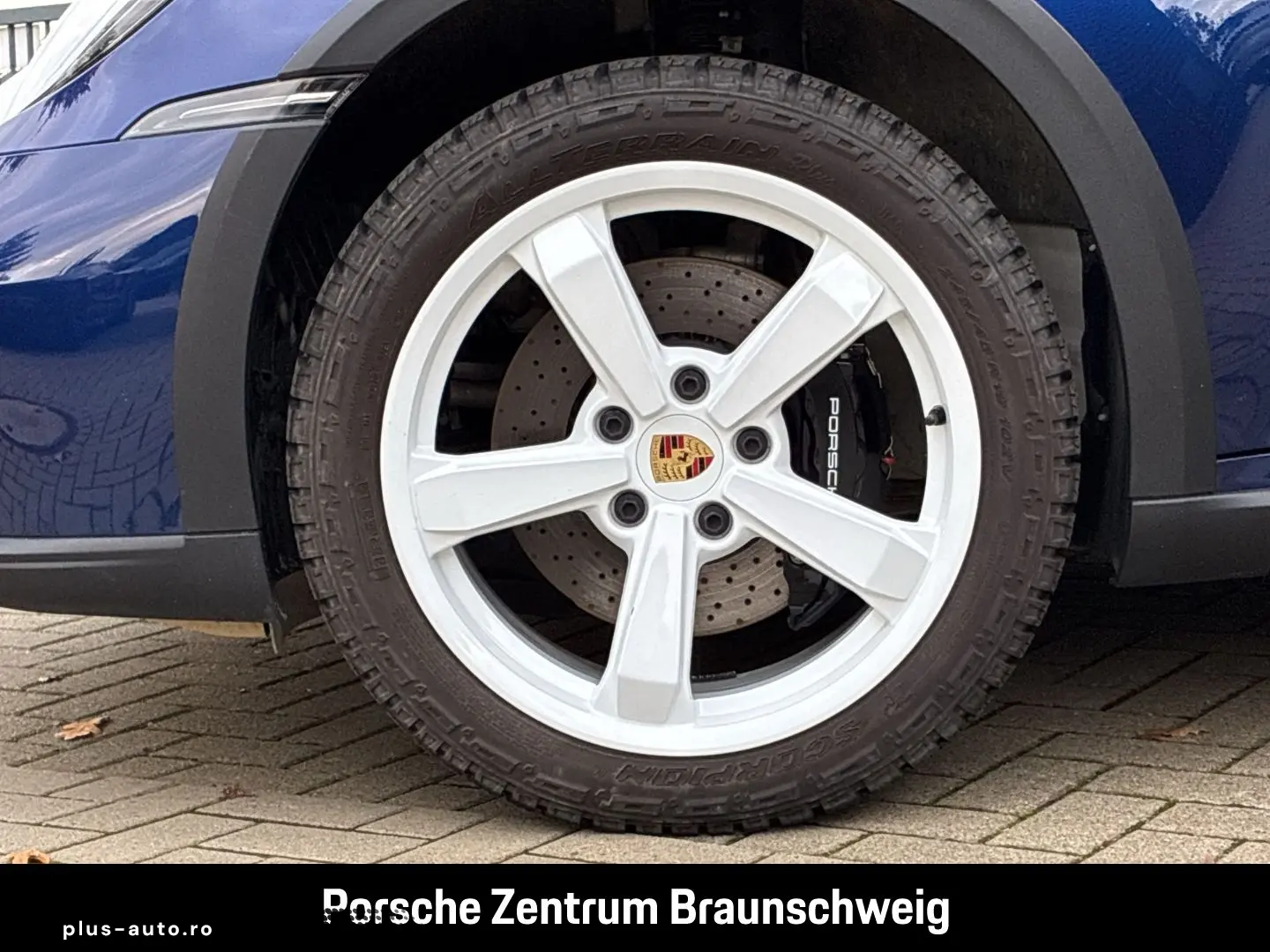 PORSCHE 992 911 Dakar Burmester HA-Lenkung Sportabgas