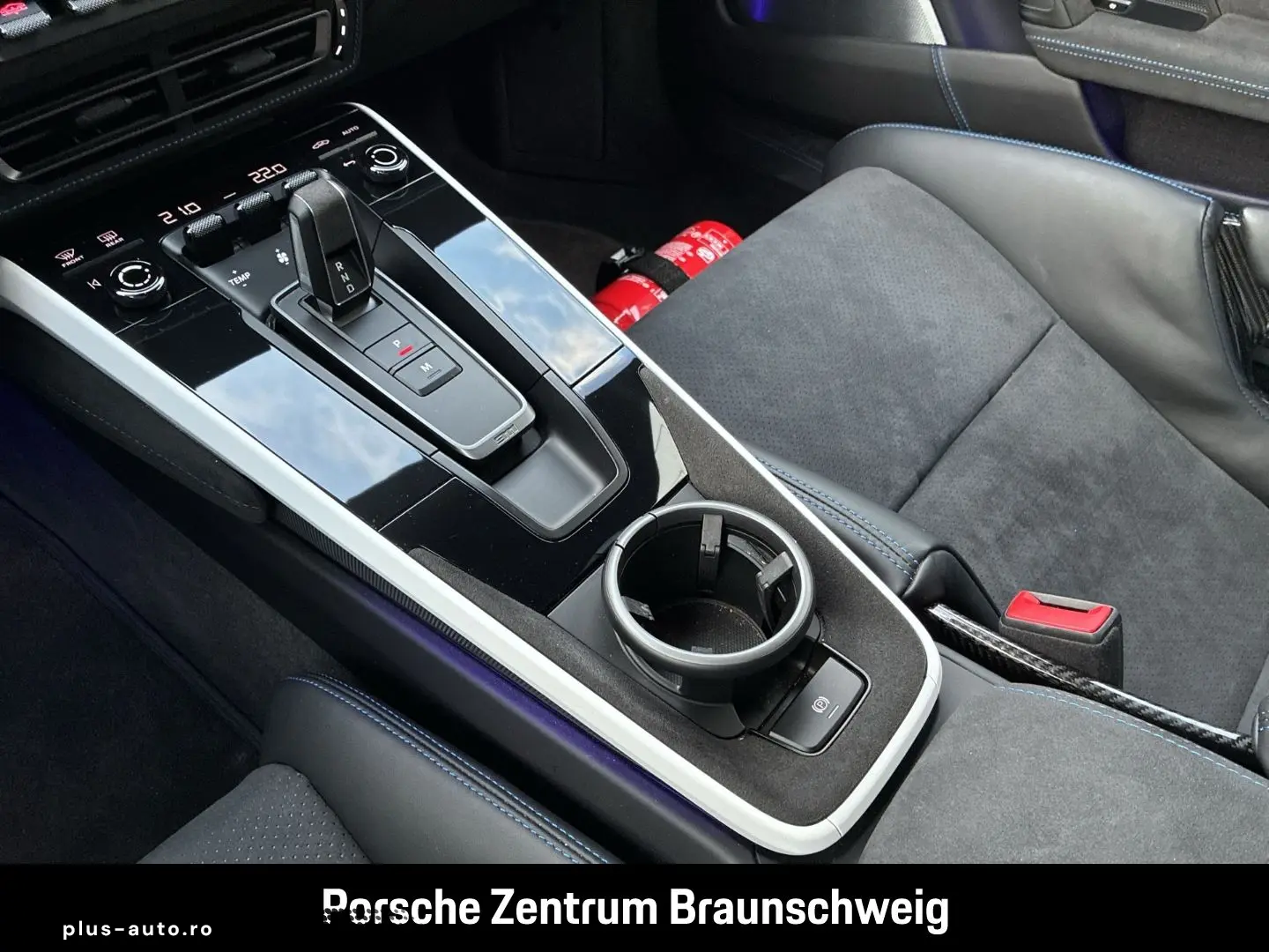 PORSCHE 992 911 Dakar Burmester HA-Lenkung Sportabgas