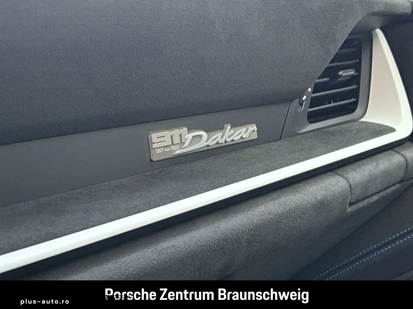 PORSCHE 992 911 Dakar Burmester HA-Lenkung Sportabgas