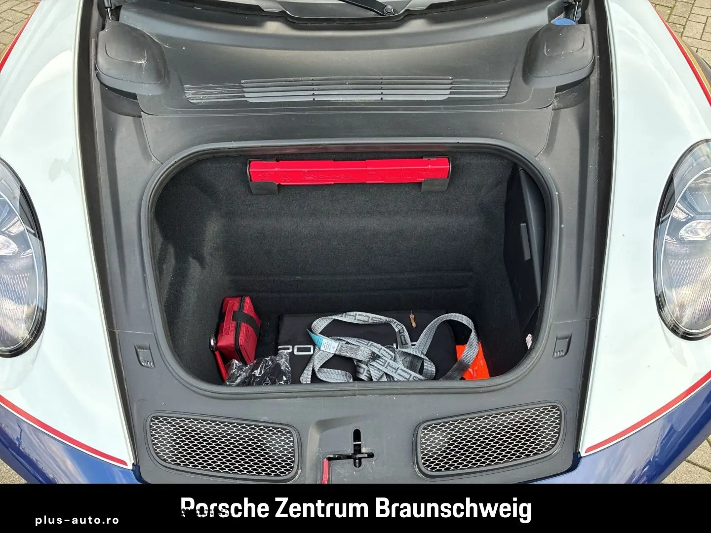 PORSCHE 992 911 Dakar Burmester HA-Lenkung Sportabgas