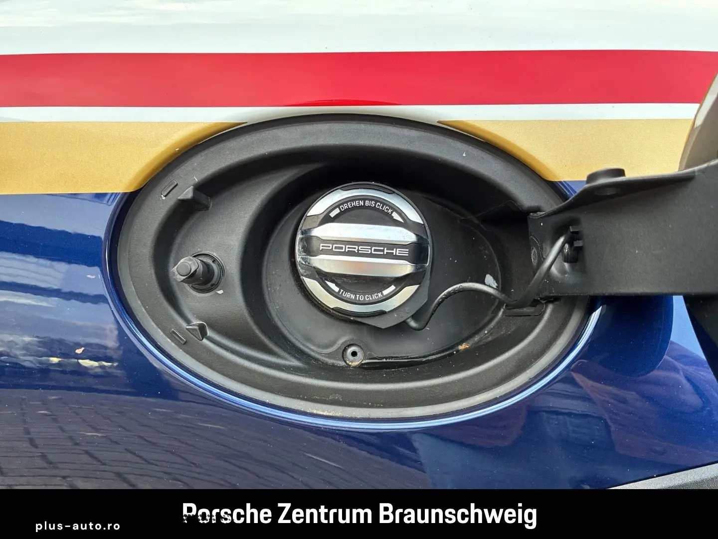 PORSCHE 992 911 Dakar Burmester HA-Lenkung Sportabgas