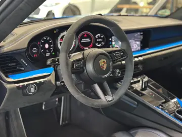 PORSCHE 992 Carrera GTS Coupé PDLS PANO ACC BOSE 18WEGE