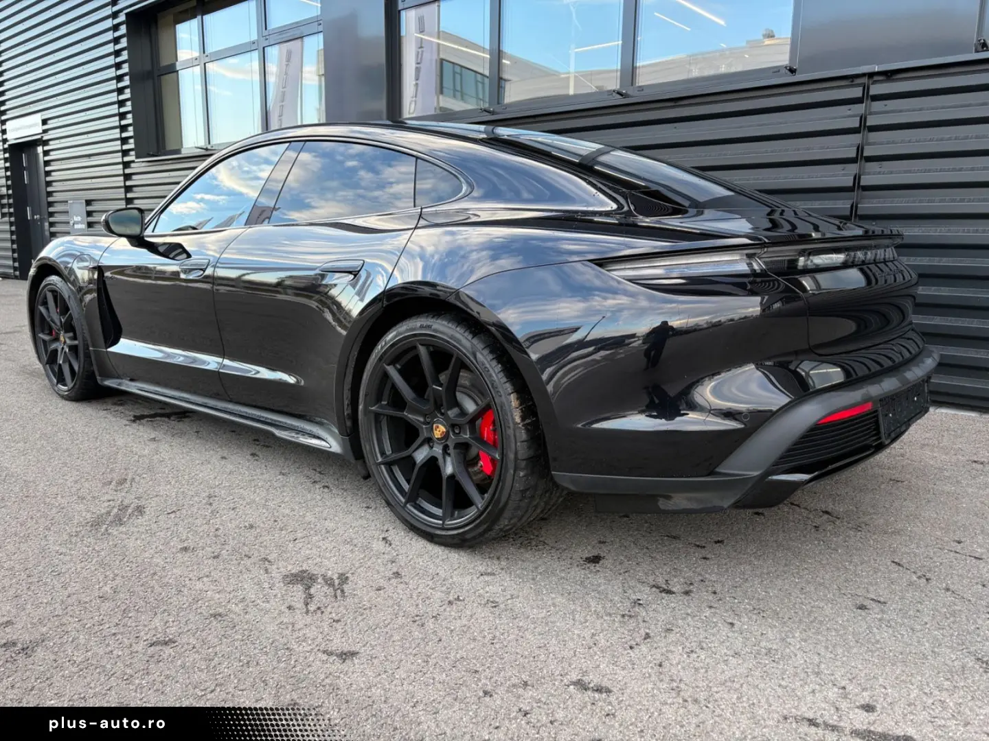 PORSCHE Taycan GTS-PANO-INNO-BOSE-HEAD UP-1.HAND