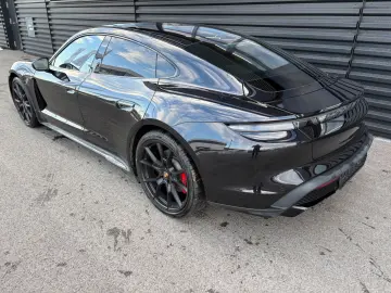 PORSCHE Taycan GTS-PANO-INNO-BOSE-HEAD UP-1.HAND