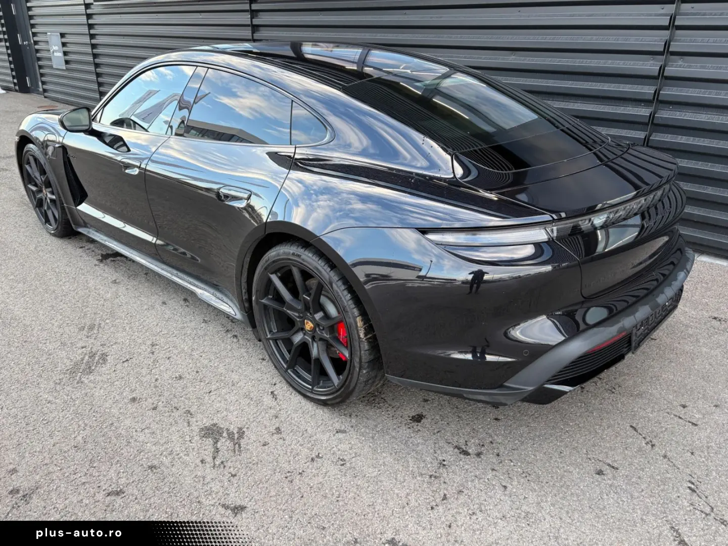 PORSCHE Taycan GTS-PANO-INNO-BOSE-HEAD UP-1.HAND