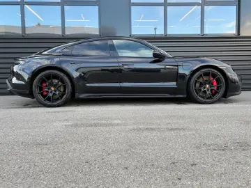 PORSCHE Taycan GTS-PANO-INNO-BOSE-HEAD UP-1.HAND