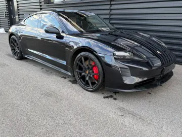 PORSCHE Taycan GTS-PANO-INNO-BOSE-HEAD UP-1.HAND