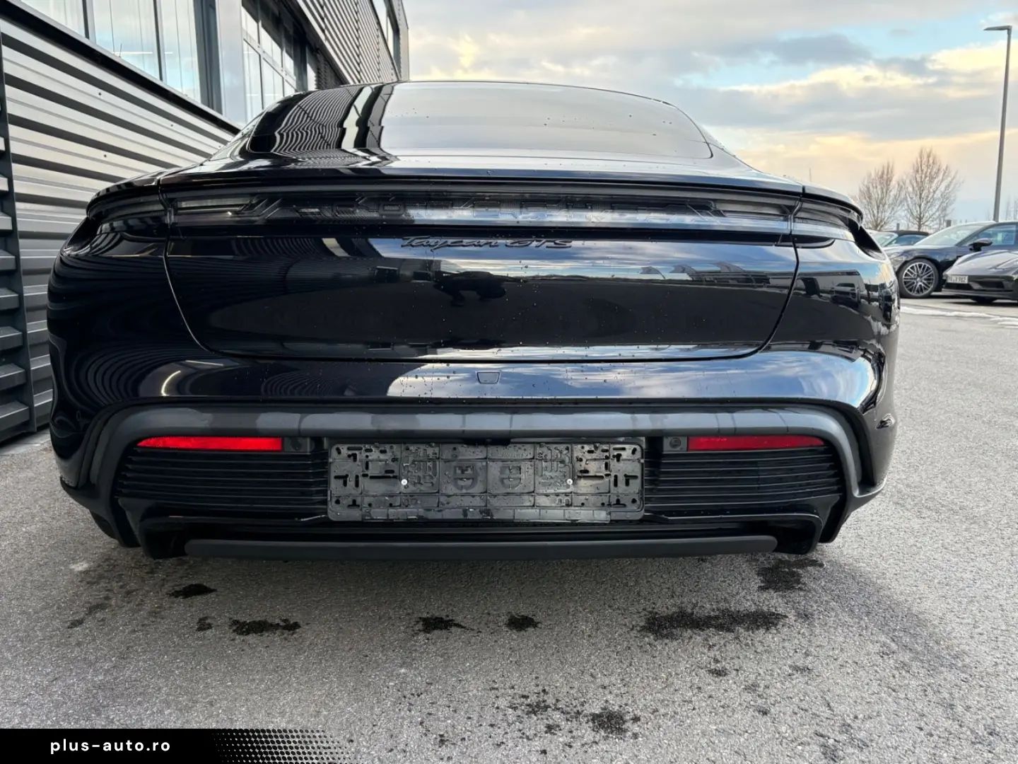 PORSCHE Taycan GTS-PANO-INNO-BOSE-HEAD UP-1.HAND