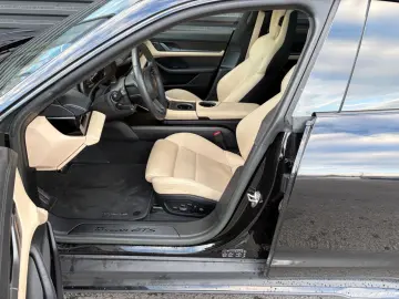 PORSCHE Taycan GTS-PANO-INNO-BOSE-HEAD UP-1.HAND