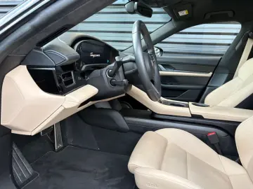 PORSCHE Taycan GTS-PANO-INNO-BOSE-HEAD UP-1.HAND