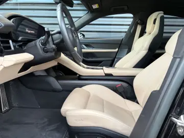 PORSCHE Taycan GTS-PANO-INNO-BOSE-HEAD UP-1.HAND