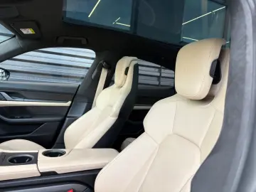 PORSCHE Taycan GTS-PANO-INNO-BOSE-HEAD UP-1.HAND