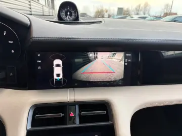 PORSCHE Taycan GTS-PANO-INNO-BOSE-HEAD UP-1.HAND