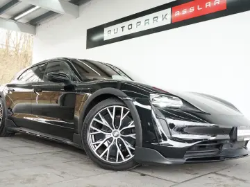 PORSCHE Taycan Cross Turismo 4 Offroad P-Display InnoDri