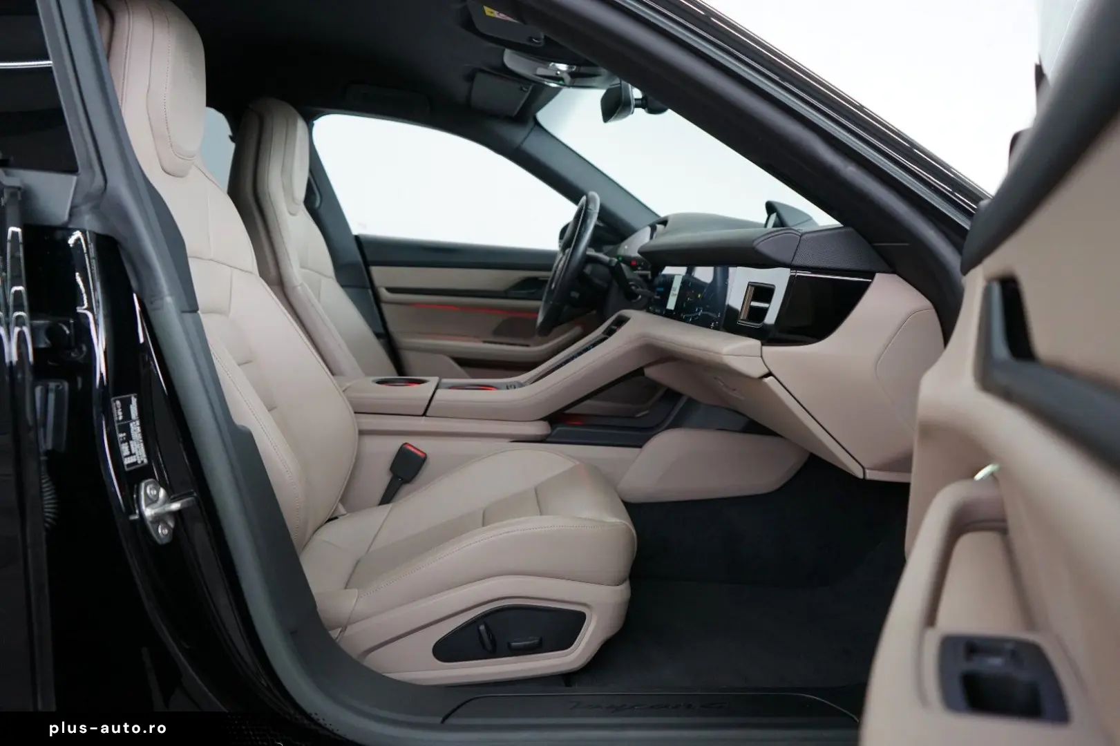 PORSCHE Taycan Cross Turismo 4 Offroad P-Display InnoDri