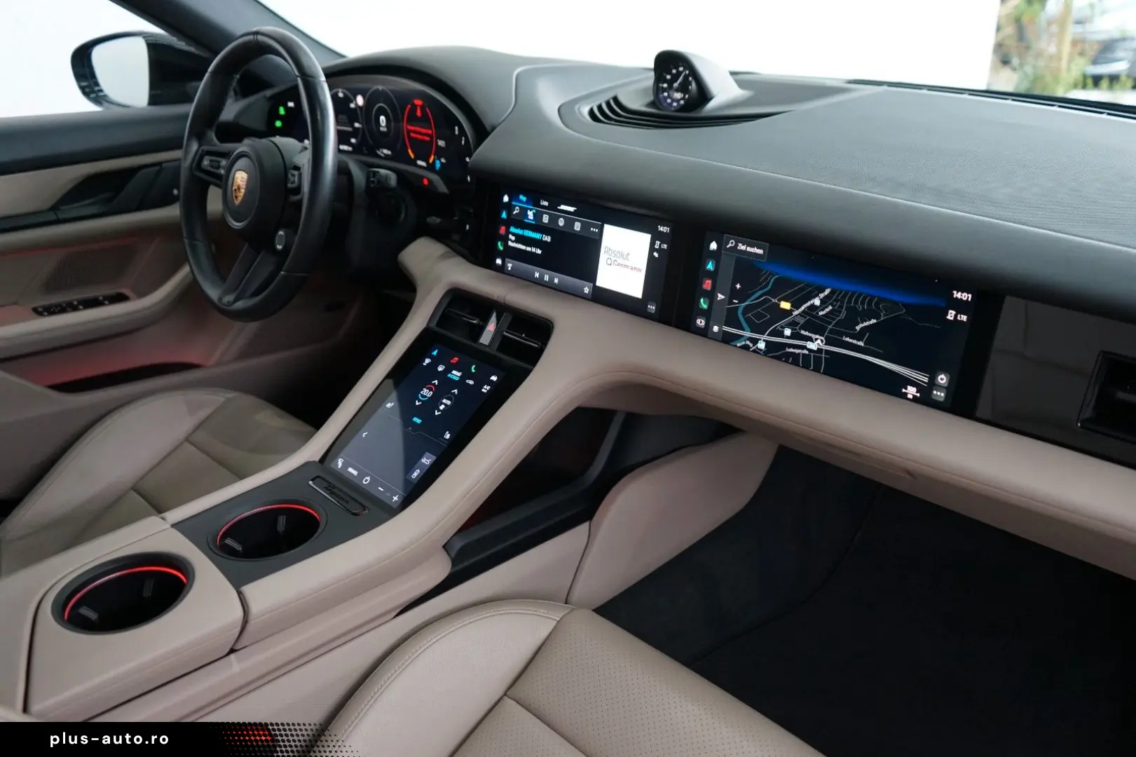 PORSCHE Taycan Cross Turismo 4 Offroad P-Display InnoDri