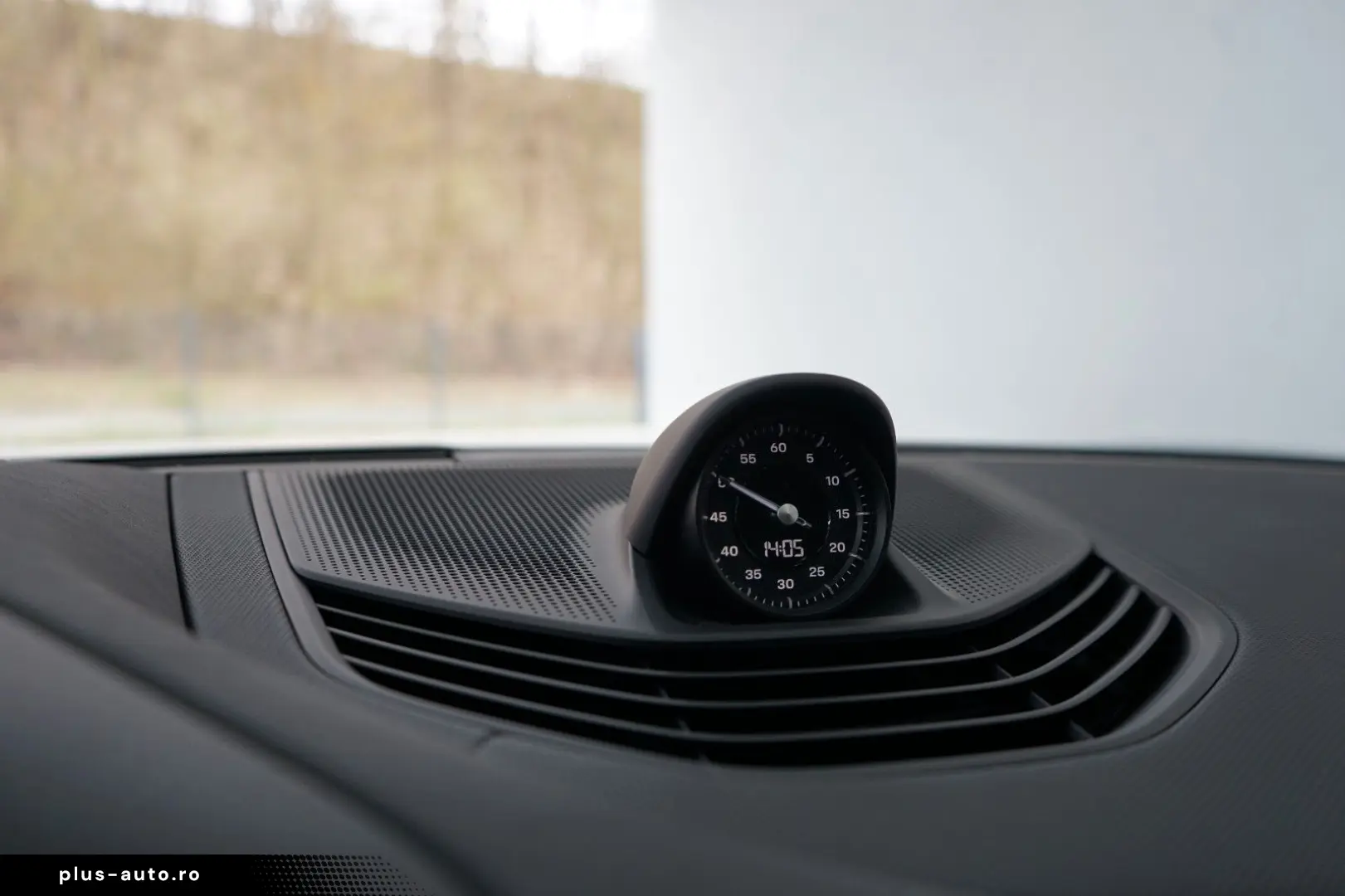 PORSCHE Taycan Cross Turismo 4 Offroad P-Display InnoDri