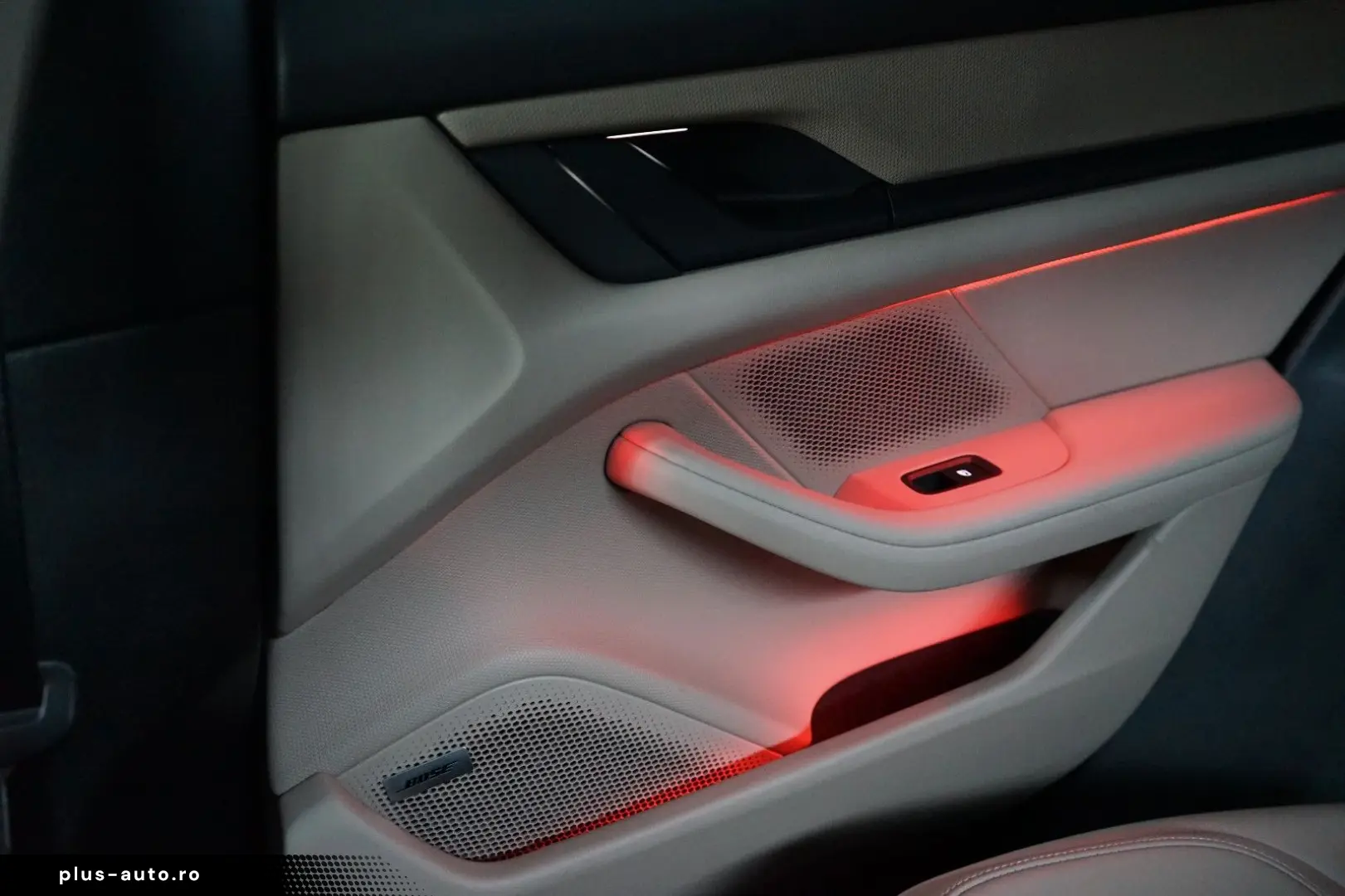 PORSCHE Taycan Cross Turismo 4 Offroad P-Display InnoDri