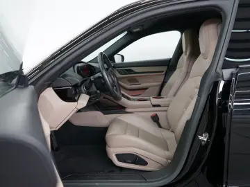 PORSCHE Taycan Cross Turismo 4 Offroad P-Display InnoDri