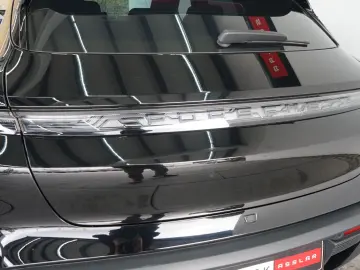 PORSCHE Taycan Cross Turismo 4 Offroad P-Display InnoDri