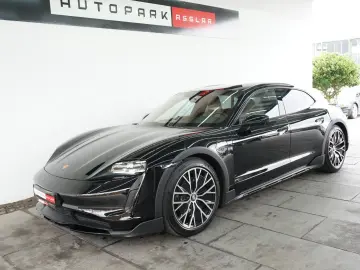 PORSCHE Taycan Cross Turismo 4 Offroad P-Display InnoDri