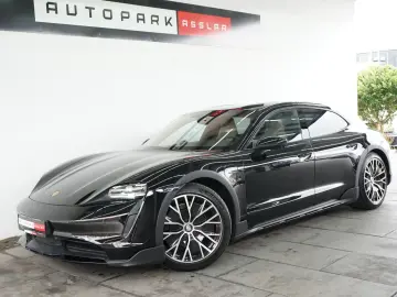 PORSCHE Taycan Cross Turismo 4 Offroad P-Display InnoDri