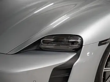 PORSCHE Taycan 4S InnoDrive Hinterachslenkung BOSE