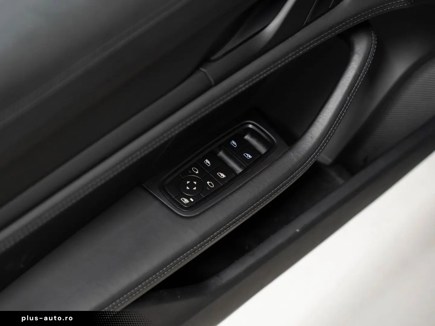 PORSCHE Taycan 4S InnoDrive Hinterachslenkung BOSE