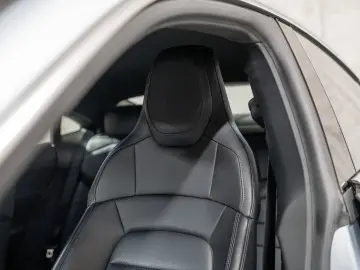 PORSCHE Taycan 4S InnoDrive Hinterachslenkung BOSE