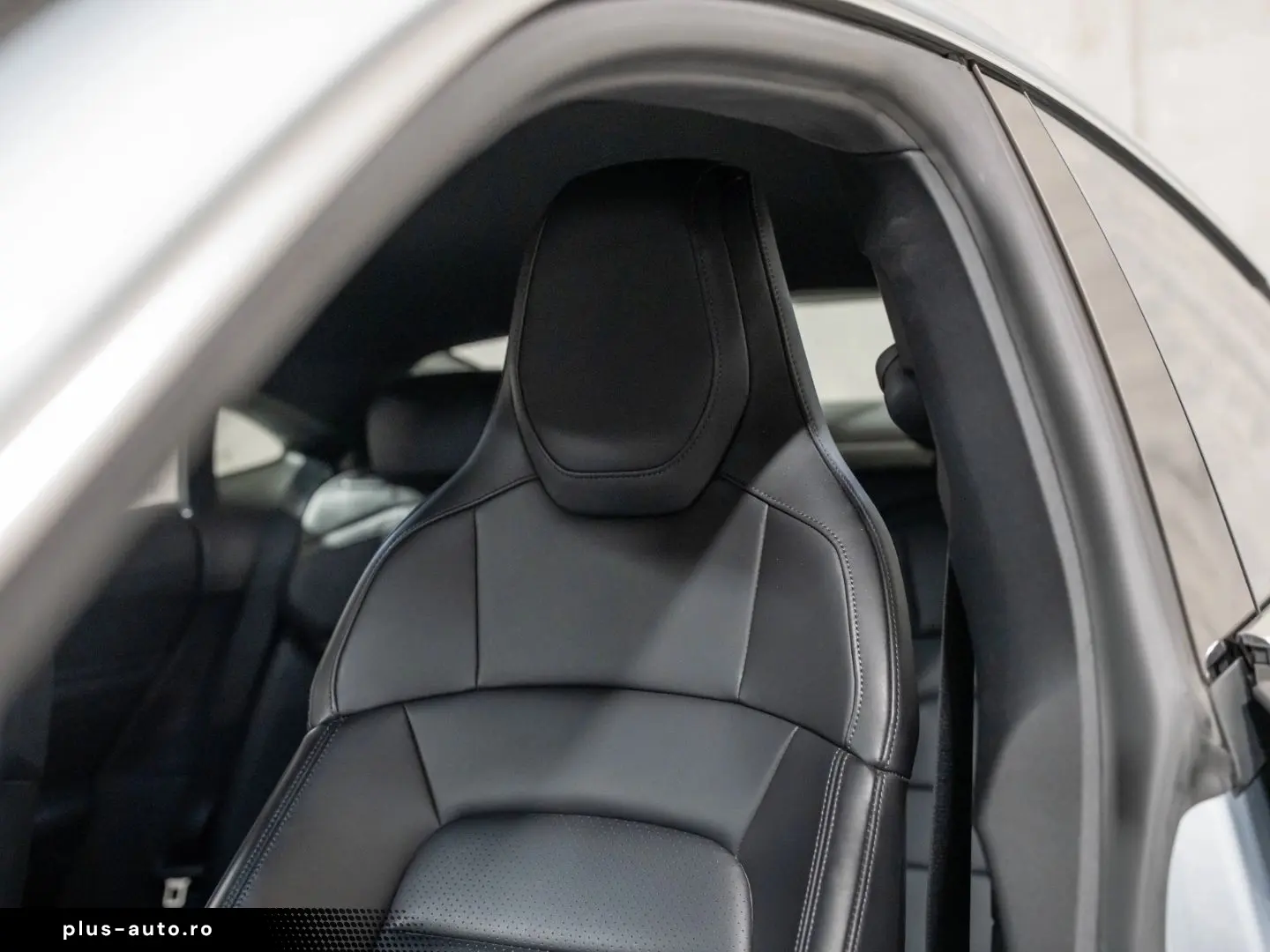 PORSCHE Taycan 4S InnoDrive Hinterachslenkung BOSE