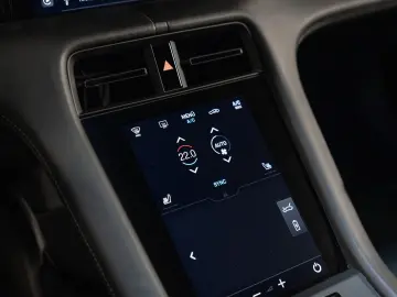 PORSCHE Taycan 4S InnoDrive Hinterachslenkung BOSE