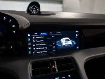 PORSCHE Taycan 4S InnoDrive Hinterachslenkung BOSE