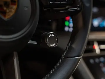 PORSCHE Taycan 4S InnoDrive Hinterachslenkung BOSE