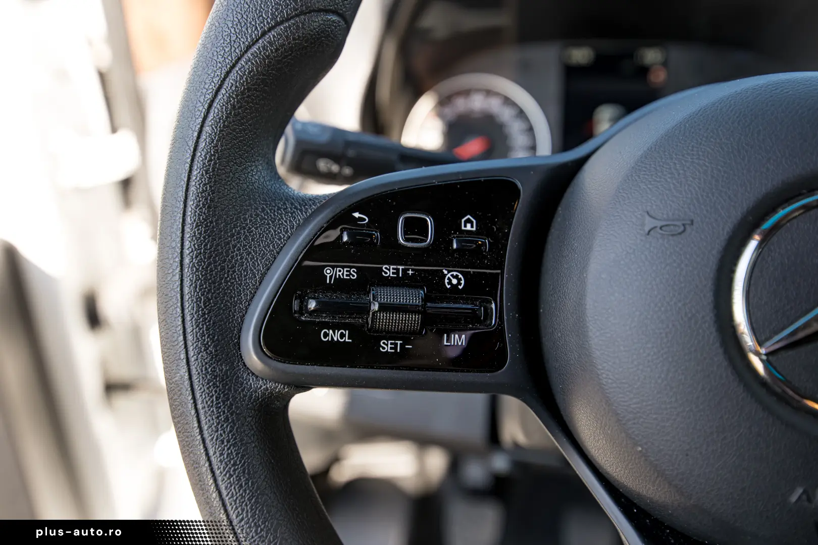 Mercedes-Benz Sprinter 517 CDI Microbuz 19 1 1 locuri