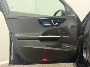 MERCEDES-BENZ C 300d 4M Limo AMG LINE PANO DIGI-LIGH&hellip;