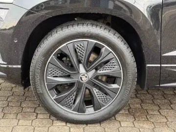 SKODA Karoq Sportline 4x4 Leder 360 AHK ACC Matrix 18