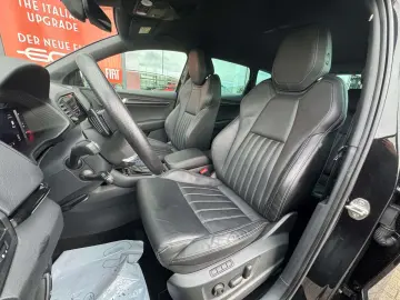 SKODA Karoq Sportline 4x4 Leder 360 AHK ACC Matrix 18