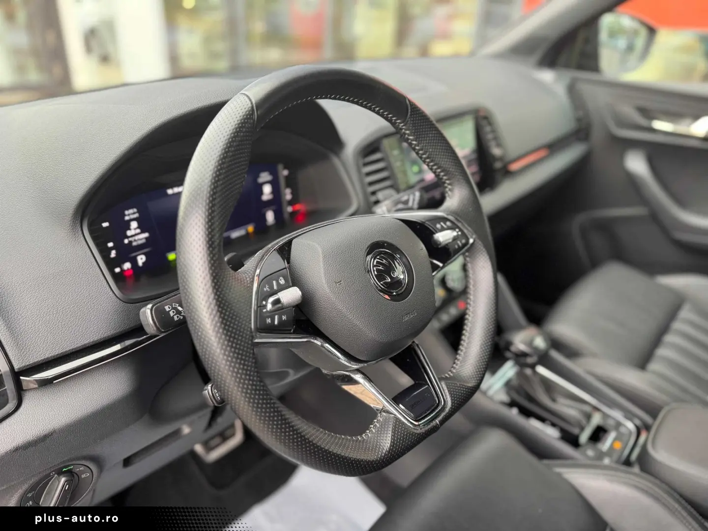 SKODA Karoq Sportline 4x4 Leder 360 AHK ACC Matrix 18