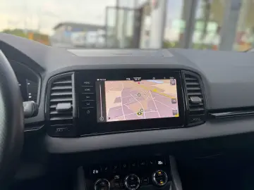 SKODA Karoq Sportline 4x4 Leder 360 AHK ACC Matrix 18