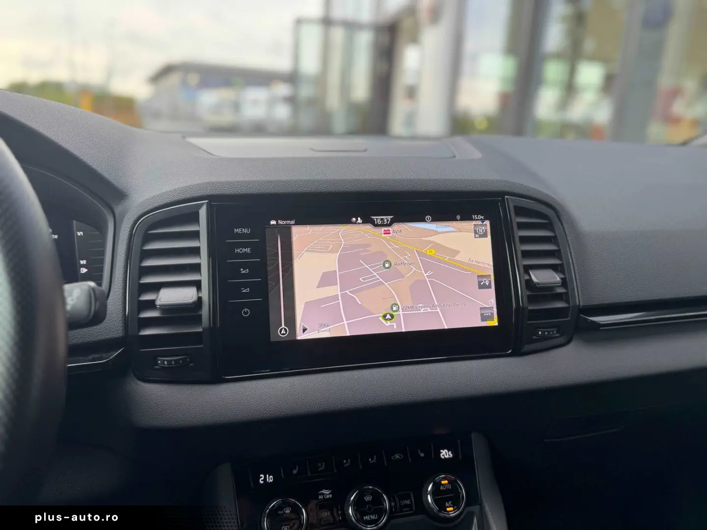 SKODA Karoq Sportline 4x4 Leder 360 AHK ACC Matrix 18