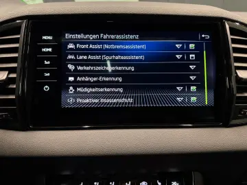 SKODA Karoq Sportline 4x4  Piele  Panoramic