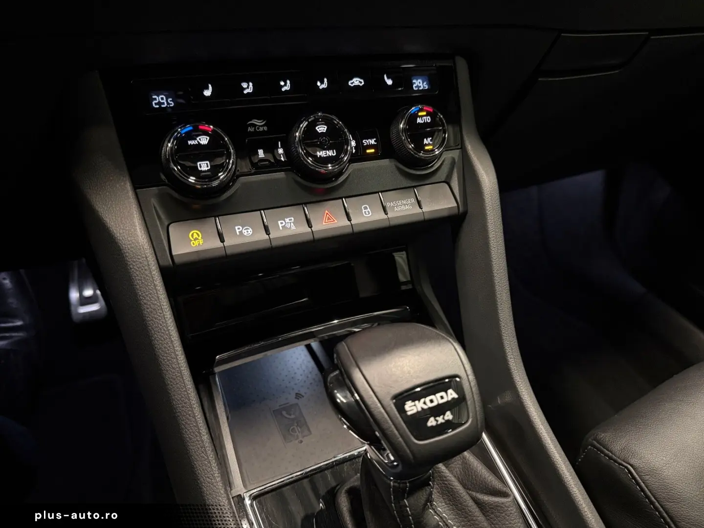 SKODA Karoq Sportline 4x4  Piele  Panoramic