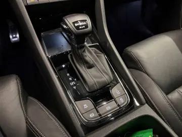 SKODA Karoq Sportline 4x4  Piele  Panoramic