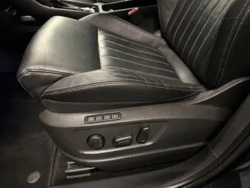 SKODA Karoq Sportline 4x4  Piele  Panoramic