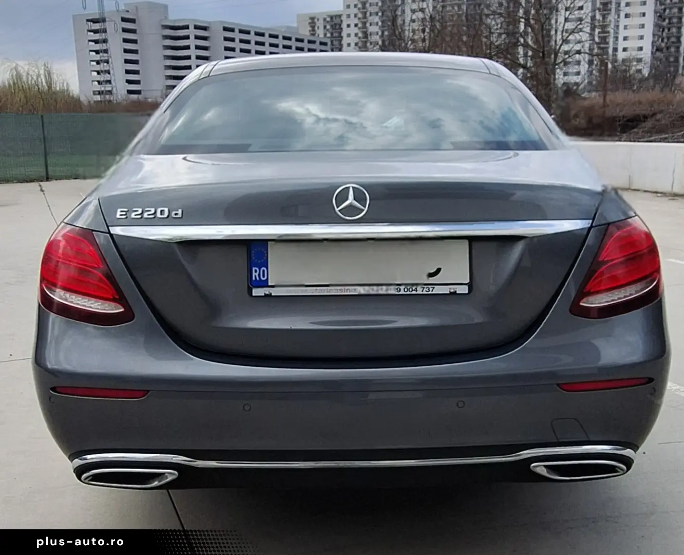 Mercedes-Benz E 220