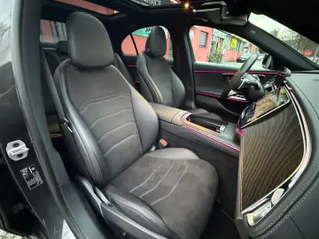 Mercedes-Benz E 200 NIGHT ACC PANO AMG LINE