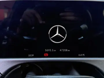 Mercedes-Benz E 200 NIGHT ACC PANO AMG LINE