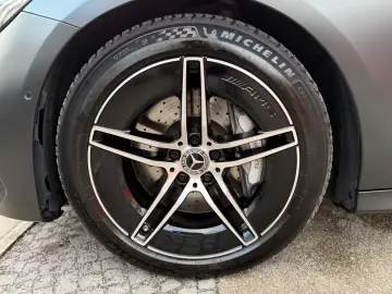 Mercedes-Benz E 200 NIGHT ACC PANO AMG LINE