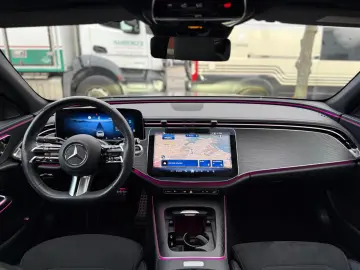 Mercedes-Benz E 200 NIGHT ACC PANO AMG LINE